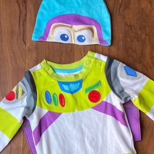 9-12 mos buzz lightyear costume.
